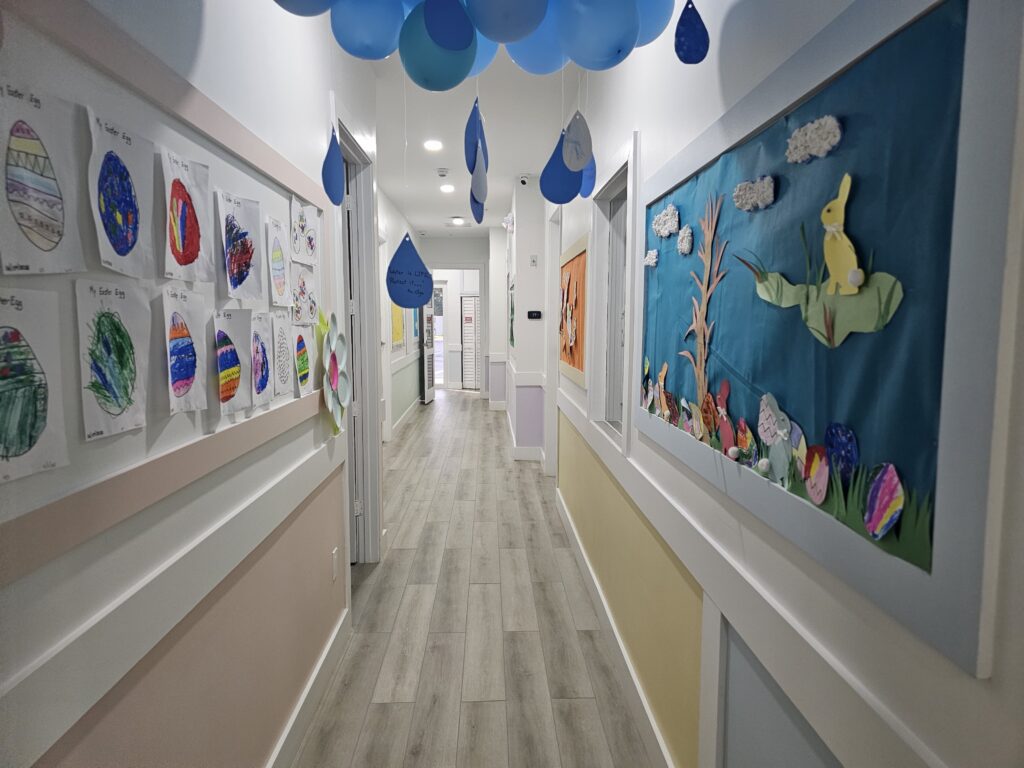 Pasillo interior de My First Place Academy